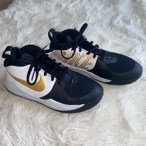 Boys Nike Team Hustle D9 Sneakers
